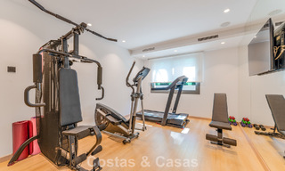 Villa de luxe élégamment rénovée à vendre dans un prestigieux quartier golfique de Nueva Andalucia, Marbella 788437 
