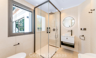 Villa de luxe élégamment rénovée à vendre dans un prestigieux quartier golfique de Nueva Andalucia, Marbella 788450 