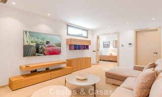 Villa de luxe élégamment rénovée à vendre dans un prestigieux quartier golfique de Nueva Andalucia, Marbella 788457 
