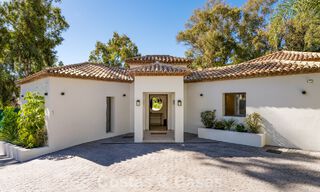 Villa de luxe élégamment rénovée à vendre dans un prestigieux quartier golfique de Nueva Andalucia, Marbella 788459 