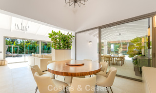 Villa de luxe élégamment rénovée à vendre dans un prestigieux quartier golfique de Nueva Andalucia, Marbella 788464 