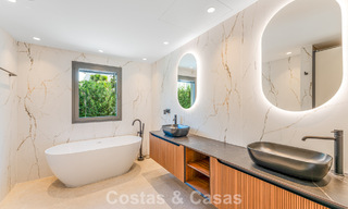 Villa de luxe élégamment rénovée à vendre dans un prestigieux quartier golfique de Nueva Andalucia, Marbella 788465 