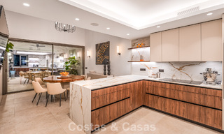 Villa de luxe élégamment rénovée à vendre dans un prestigieux quartier golfique de Nueva Andalucia, Marbella 788466 