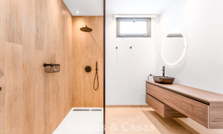 Villa de luxe élégamment rénovée à vendre dans un prestigieux quartier golfique de Nueva Andalucia, Marbella 788468 