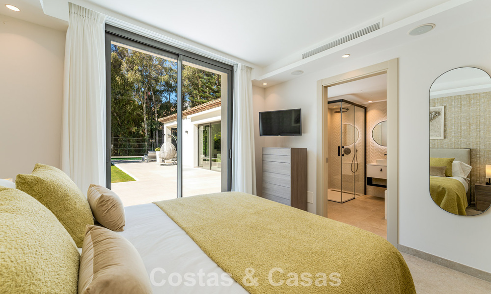 Villa de luxe élégamment rénovée à vendre dans un prestigieux quartier golfique de Nueva Andalucia, Marbella 788476