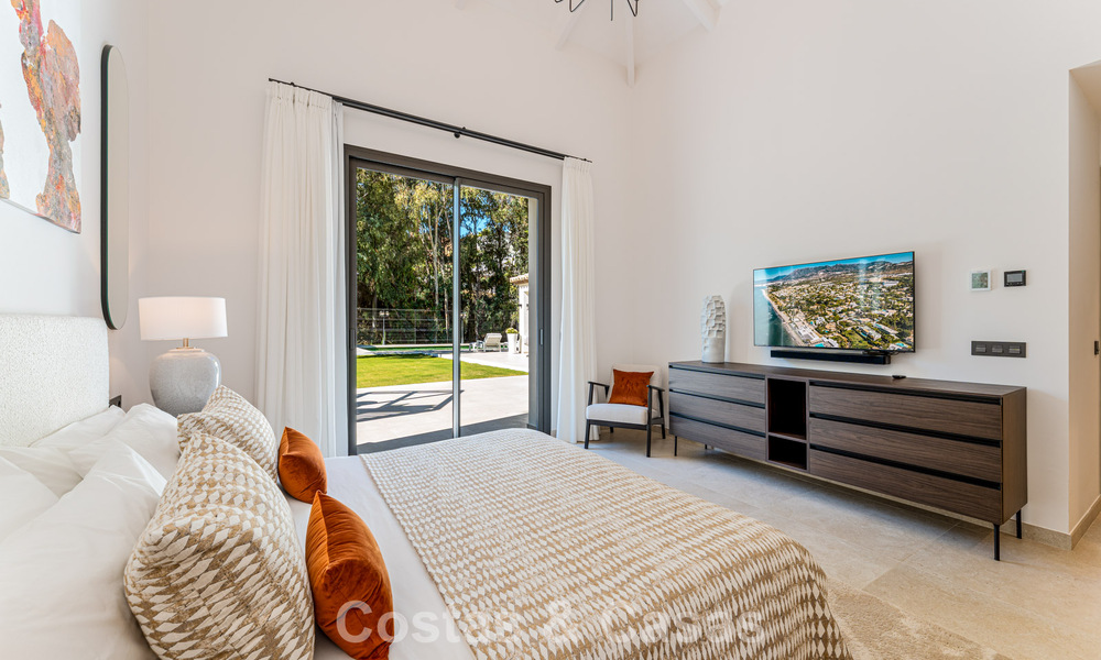 Villa de luxe élégamment rénovée à vendre dans un prestigieux quartier golfique de Nueva Andalucia, Marbella 788477