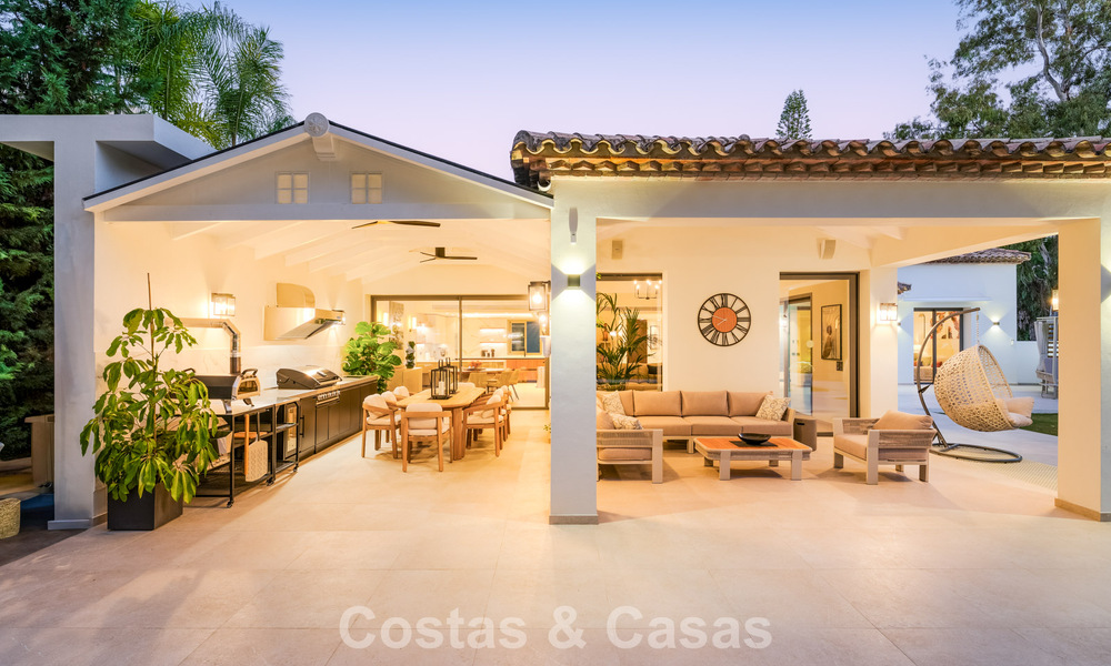 Villa de luxe élégamment rénovée à vendre dans un prestigieux quartier golfique de Nueva Andalucia, Marbella 788478