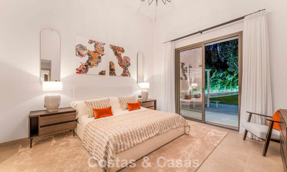 Villa de luxe élégamment rénovée à vendre dans un prestigieux quartier golfique de Nueva Andalucia, Marbella 788482