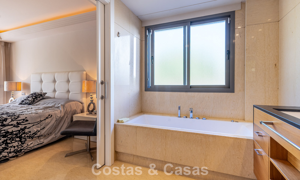 Appartement contemporain avec grande terrasse d'angle à vendre à Marbella - Benahavis 788713