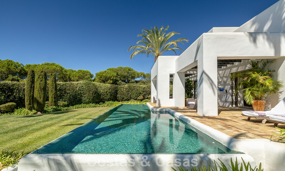 Villa espagnole moderne, prête à emménager, à vendre, entourée de parcours de golf de renom sur la Costa del Sol 788275