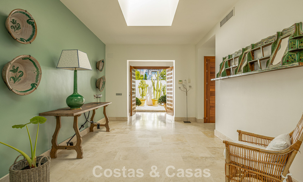 Villa espagnole moderne, prête à emménager, à vendre, entourée de parcours de golf de renom sur la Costa del Sol 788280