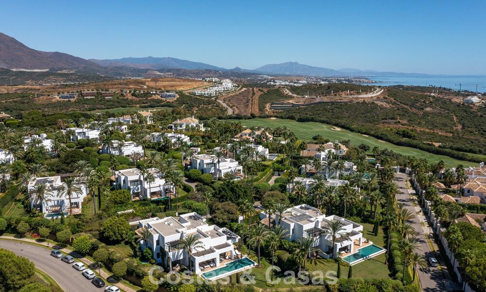 Villa espagnole moderne, prête à emménager, à vendre, entourée de parcours de golf de renom sur la Costa del Sol 788290