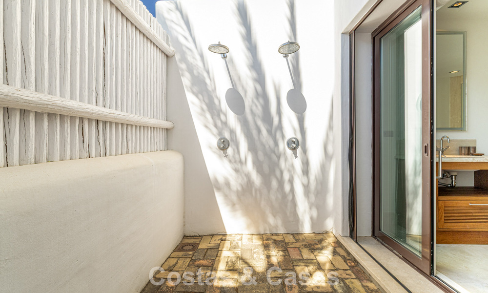 Villa espagnole moderne, prête à emménager, à vendre, entourée de parcours de golf de renom sur la Costa del Sol 788305