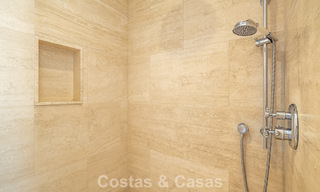 Villa espagnole moderne, prête à emménager, à vendre, entourée de parcours de golf de renom sur la Costa del Sol 788306 