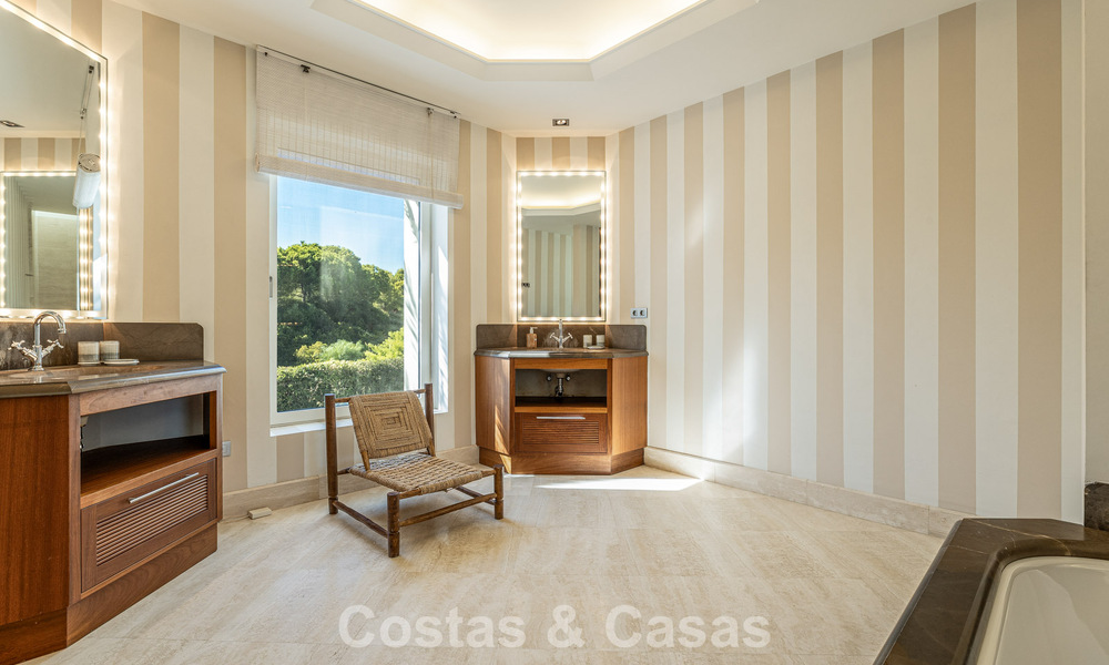 Villa espagnole moderne, prête à emménager, à vendre, entourée de parcours de golf de renom sur la Costa del Sol 788317