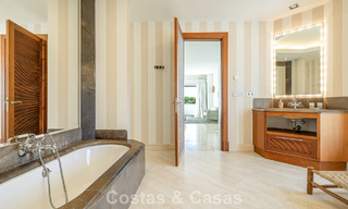 Villa espagnole moderne, prête à emménager, à vendre, entourée de parcours de golf de renom sur la Costa del Sol 788319 