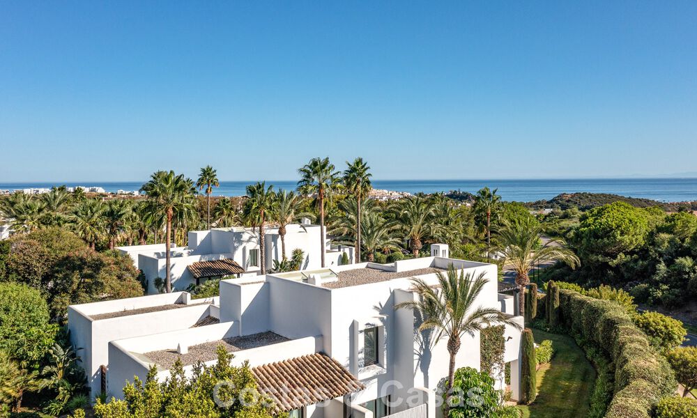 Villa espagnole moderne, prête à emménager, à vendre, entourée de parcours de golf de renom sur la Costa del Sol 788321