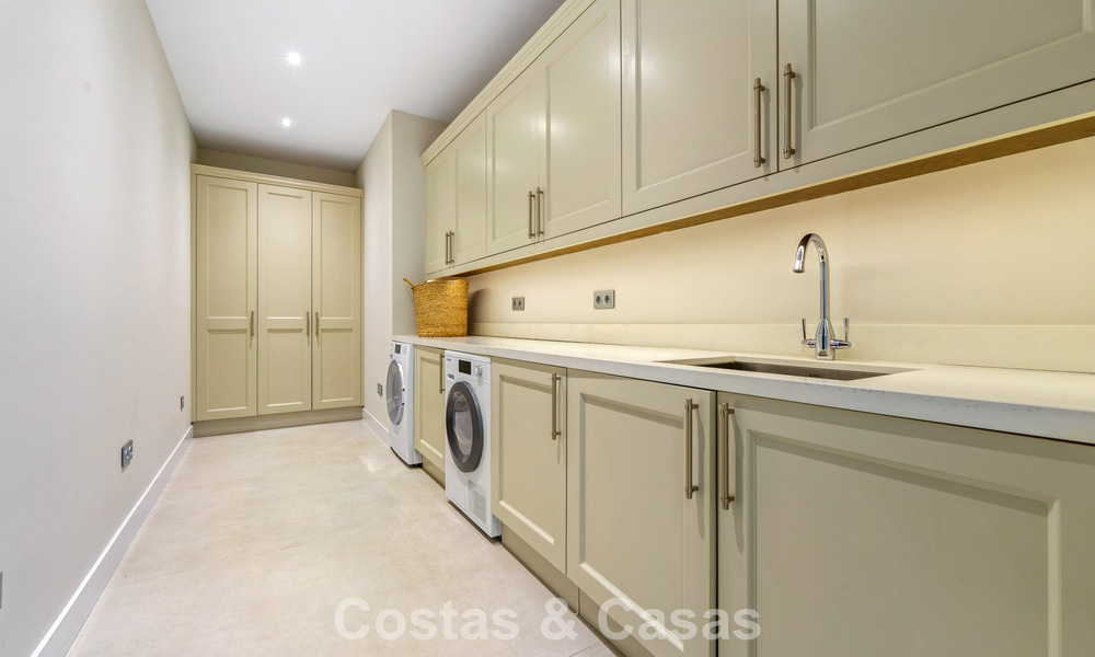 Villa exclusive avec vue mer à vendre dans une urbanisation sécurisée à La Quinta, Marbella - Benahavis 788543