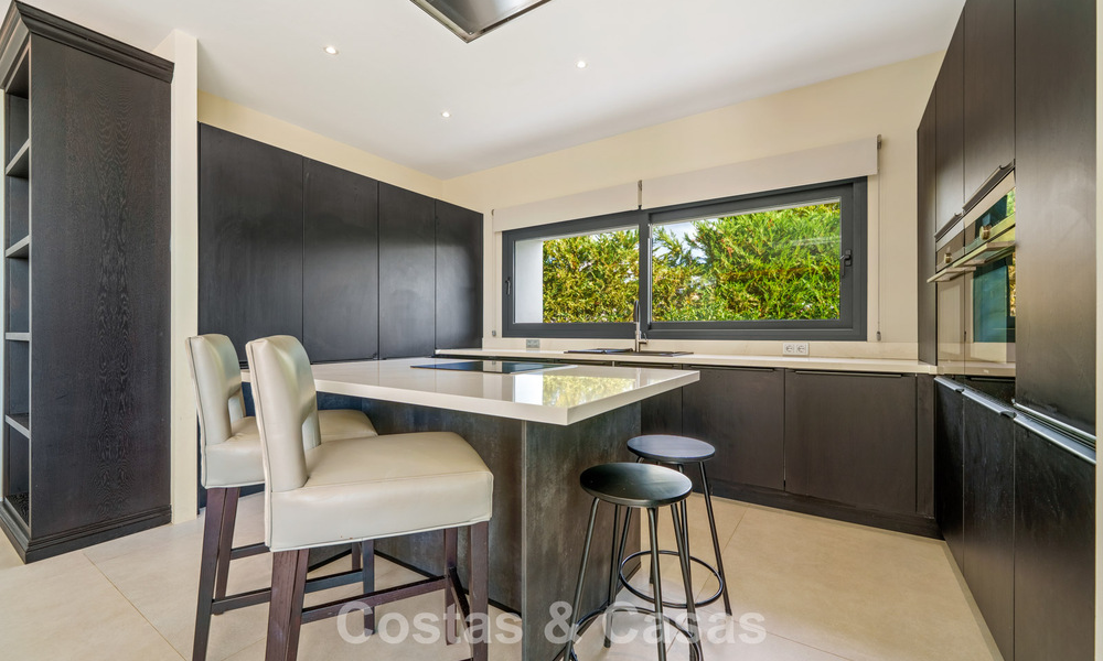 Villa exclusive avec vue mer à vendre dans une urbanisation sécurisée à La Quinta, Marbella - Benahavis 788555