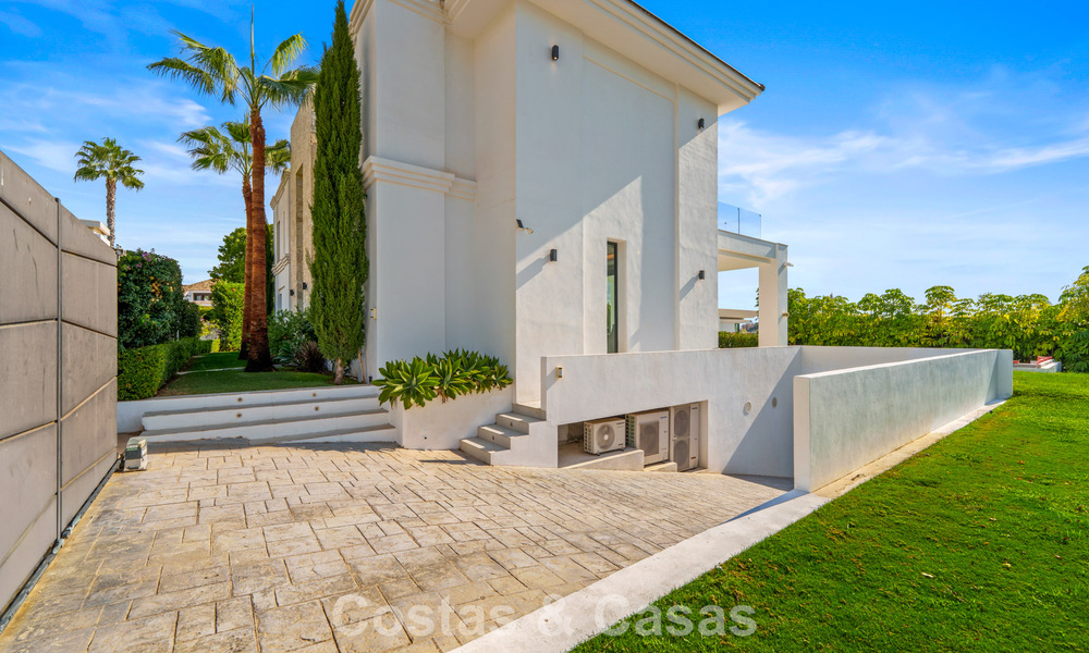 Villa exclusive avec vue mer à vendre dans une urbanisation sécurisée à La Quinta, Marbella - Benahavis 788567