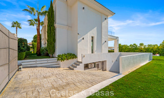 Villa exclusive avec vue mer à vendre dans une urbanisation sécurisée à La Quinta, Marbella - Benahavis 788567 