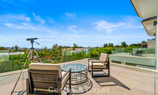 Villa exclusive avec vue mer à vendre dans une urbanisation sécurisée à La Quinta, Marbella - Benahavis 788578 