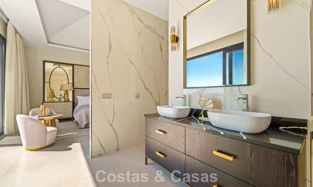 Villa exclusive avec vue mer à vendre dans une urbanisation sécurisée à La Quinta, Marbella - Benahavis 788581