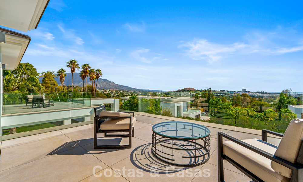 Villa exclusive avec vue mer à vendre dans une urbanisation sécurisée à La Quinta, Marbella - Benahavis 788582