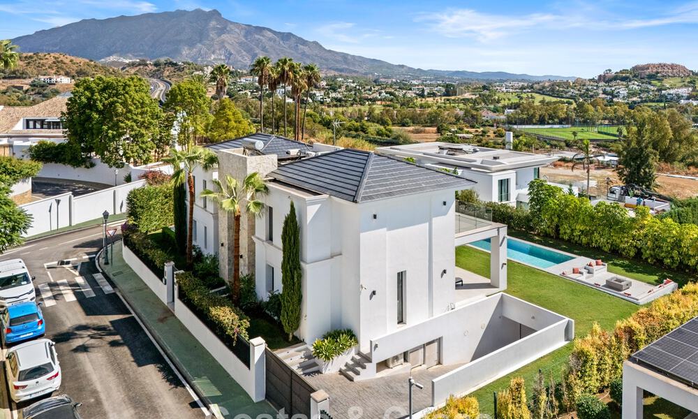 Villa exclusive avec vue mer à vendre dans une urbanisation sécurisée à La Quinta, Marbella - Benahavis 788585