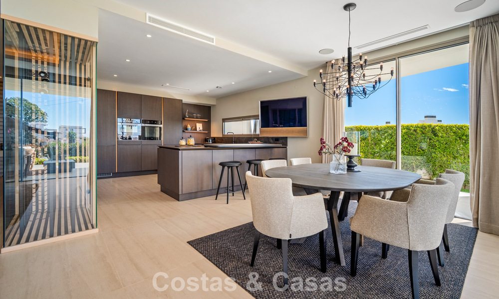 Maison avec vue panoramique sur la mer à vendre dans un complexe résidentiel sécurisé à Nueva Andalucia, Marbella 788630