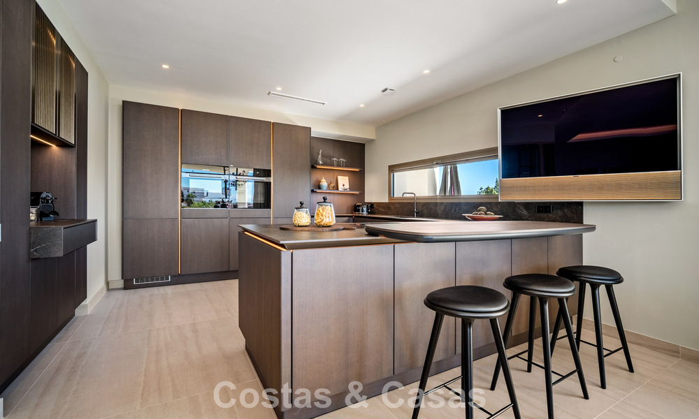 Maison avec vue panoramique sur la mer à vendre dans un complexe résidentiel sécurisé à Nueva Andalucia, Marbella 788632