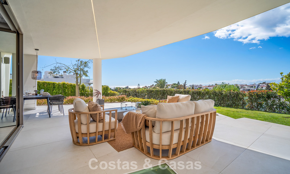 Maison avec vue panoramique sur la mer à vendre dans un complexe résidentiel sécurisé à Nueva Andalucia, Marbella 788640