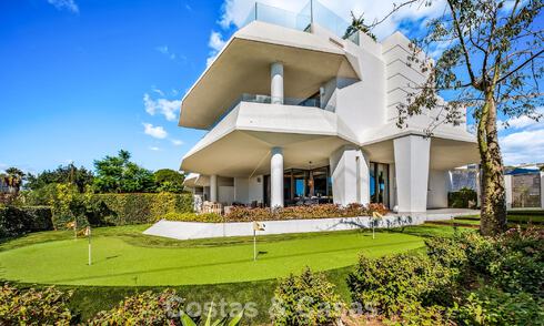 Maison avec vue panoramique sur la mer à vendre dans un complexe résidentiel sécurisé à Nueva Andalucia, Marbella 788645