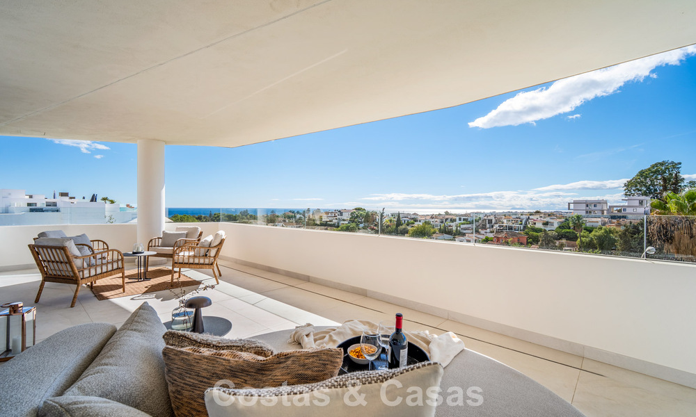Maison avec vue panoramique sur la mer à vendre dans un complexe résidentiel sécurisé à Nueva Andalucia, Marbella 788647