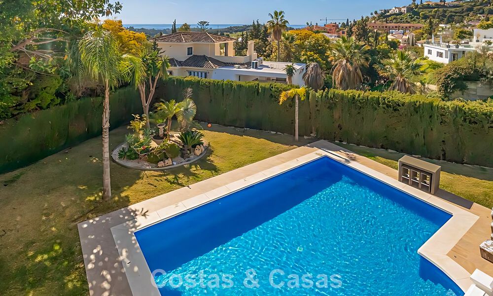 Spacieuse villa de style méditerranéen à vendre dans le quartier résidentiel prisé de Benahavis à Marbella 788670
