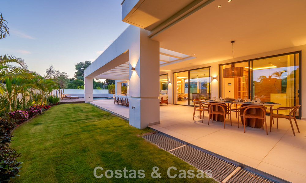 Villa de luxe contemporaine, prête à emménager, à vendre à quelques pas de la plage et du centre-ville de San Pedro - Marbella 788864