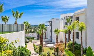 Appartement moderne avec jardin privatif et vue mer partielle à vendre à Estepona 789776 