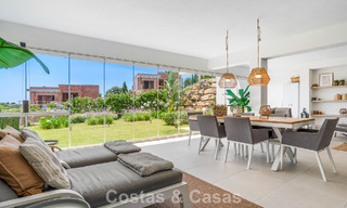 Appartement moderne avec jardin privatif et vue mer partielle à vendre à Estepona 789791 
