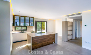 Appartement de standing entièrement rénové à vendre à deux pas de toutes les commodités à Nueva Andalucia, Marbella 789711 