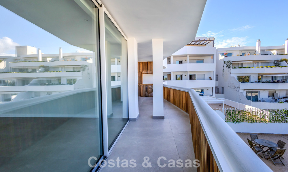 Appartement de standing entièrement rénové à vendre à deux pas de toutes les commodités à Nueva Andalucia, Marbella 789723