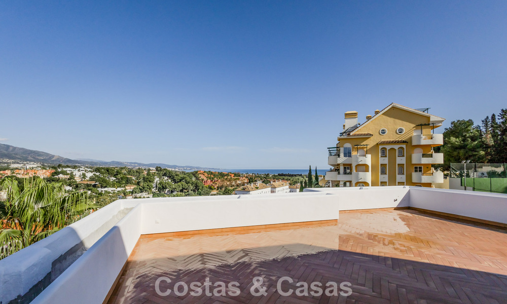Appartement de standing entièrement rénové à vendre à deux pas de toutes les commodités à Nueva Andalucia, Marbella 789739