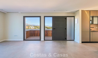 Luxueux penthouse avec vue sur la montagne et la mer à vendre dans une résidence sécurisée à Nueva Andalucia, Marbella 789741 