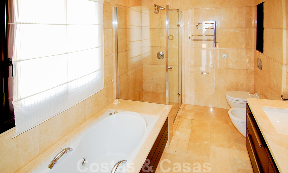 Appartement de luxe a vendre a Nueva Andalucia, Marbella - Benahavis 21076