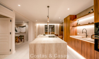 Penthouse duplex de style andalou avec intérieur contemporain à vendre à Nueva Andalucia, Marbella 789804 