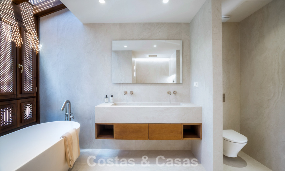 Penthouse duplex de style andalou avec intérieur contemporain à vendre à Nueva Andalucia, Marbella 789830