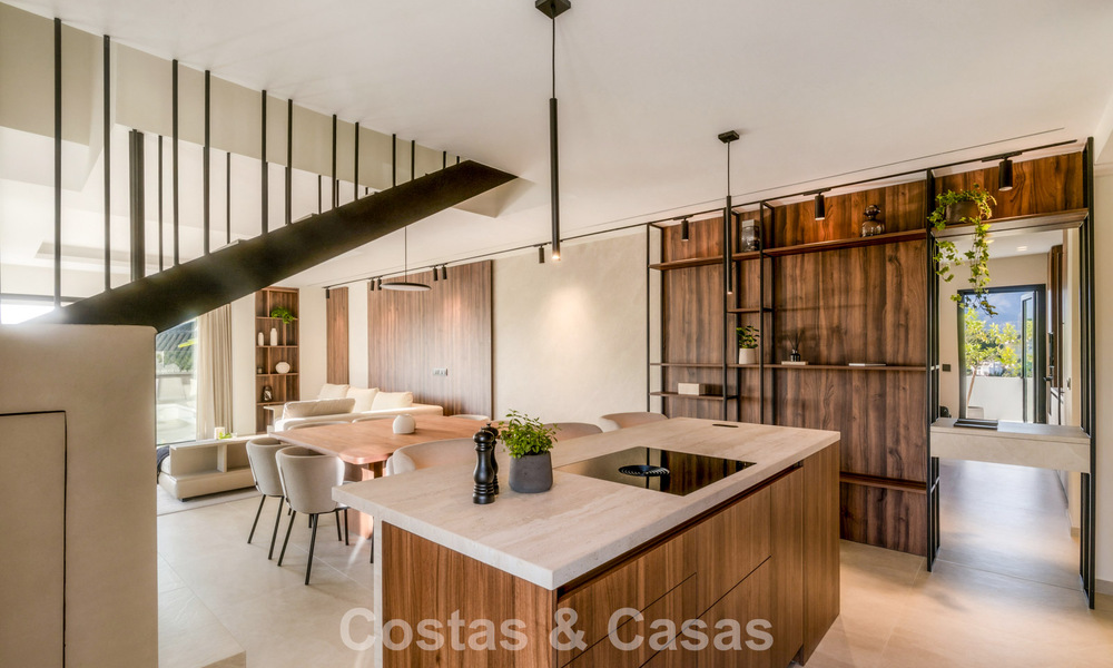 Penthouse duplex moderne et rénové avec vue sur la mer à vendre à proximité de Puerto Banús, Marbella 789134