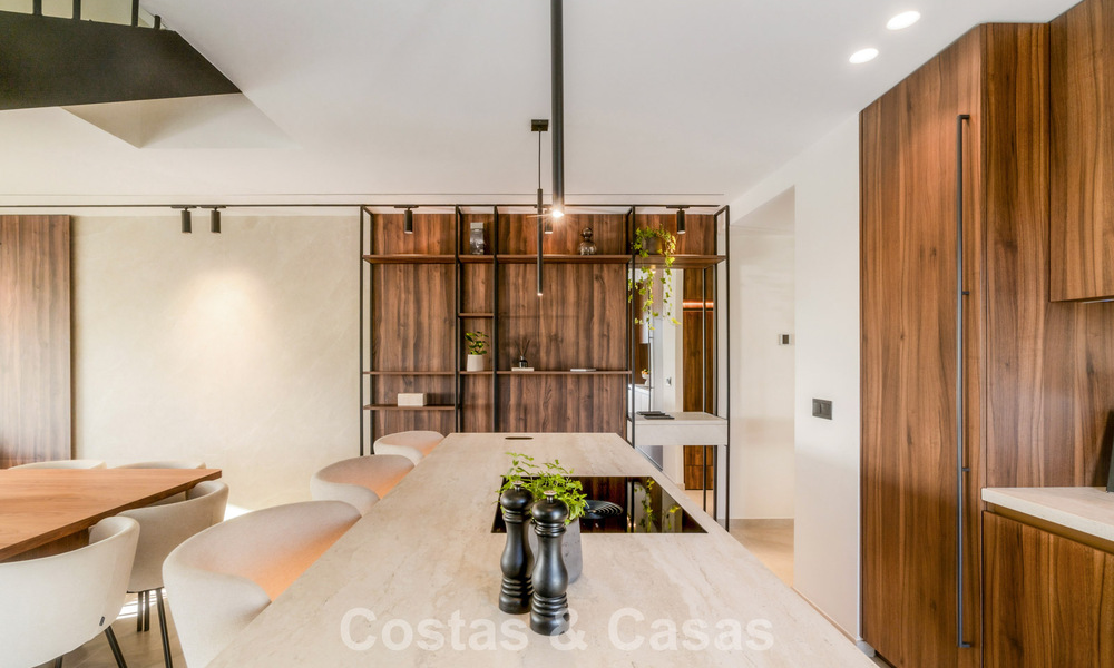 Penthouse duplex moderne et rénové avec vue sur la mer à vendre à proximité de Puerto Banús, Marbella 789136