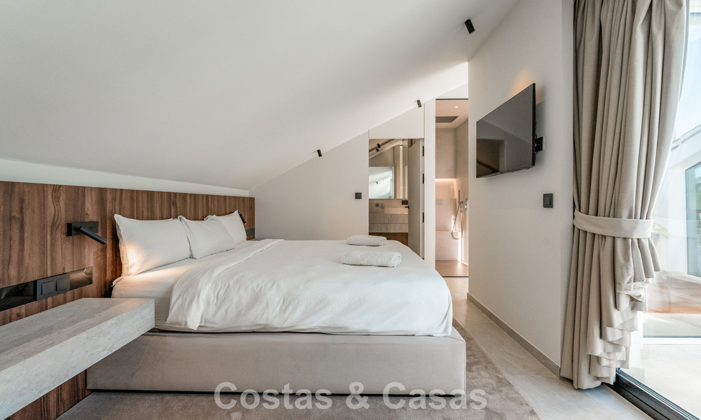 Penthouse duplex moderne et rénové avec vue sur la mer à vendre à proximité de Puerto Banús, Marbella 789149