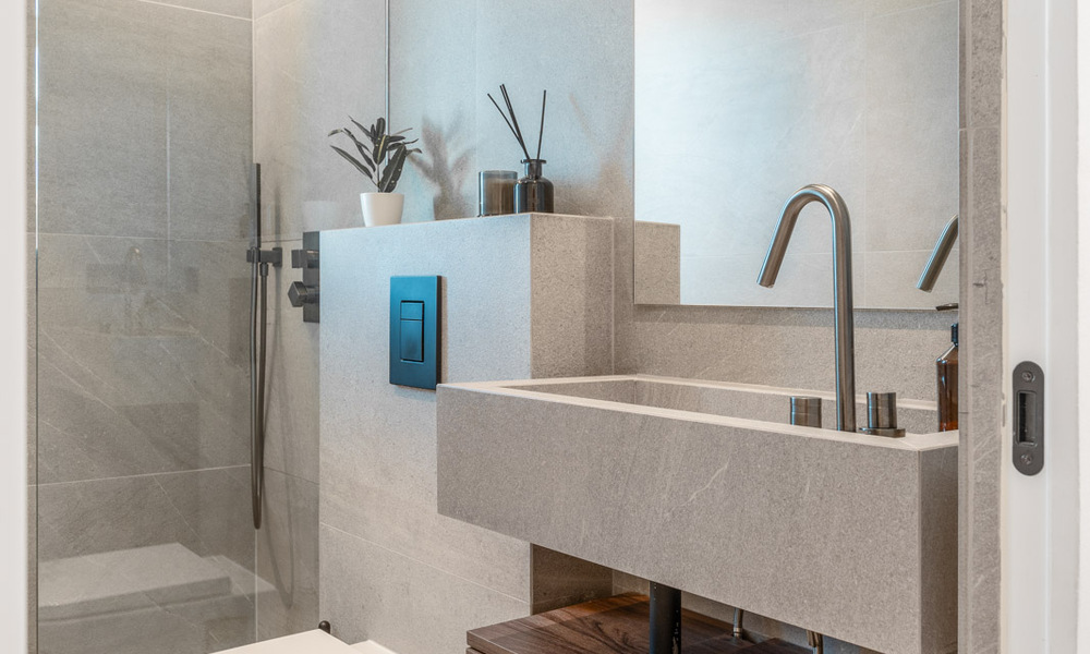 Penthouse duplex moderne et rénové avec vue sur la mer à vendre à proximité de Puerto Banús, Marbella 789151