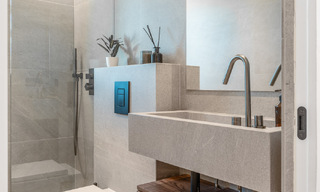 Penthouse duplex moderne et rénové avec vue sur la mer à vendre à proximité de Puerto Banús, Marbella 789151 